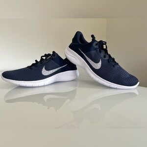 Nike Navy Blue Sneakers with White Swoosh